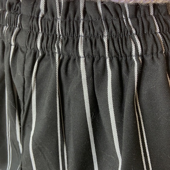 H&M Divided  Shorts - Picture 6 of 10